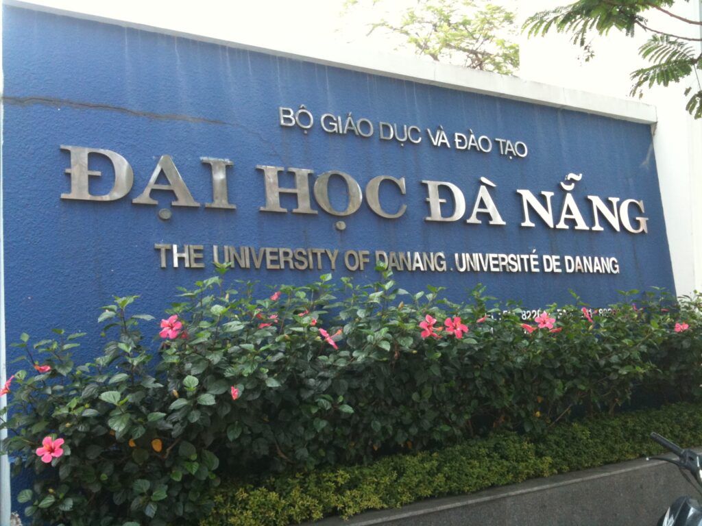Delegation from the University of Da Nang